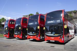 Alexander Dennis Enviro400H 2015 года 